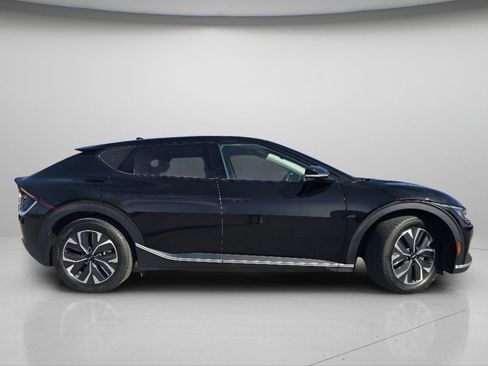 Used 2024 Kia EV6 Light image 25