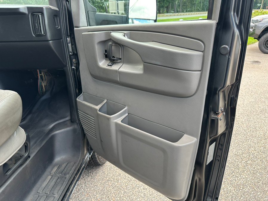 Used 2012 GMC Savana 3500 RWD image 11