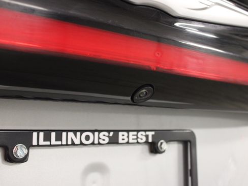 Used 2024 Chrysler Pacifica Touring-L FWD image 11
