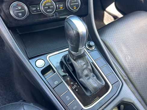 Used 2019 Volkswagen Jetta SE FWD image 15