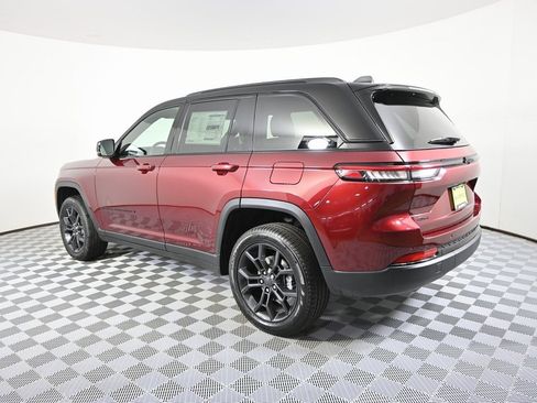 New 2025 Jeep Grand Cherokee Limited w/ Trailer Tow Package image 4