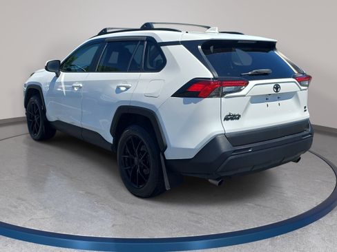 Used 2020 Toyota RAV4 LE AWD/4WD image 7