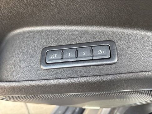 Used 2018 Chevrolet Suburban LT AWD/4WD image 5