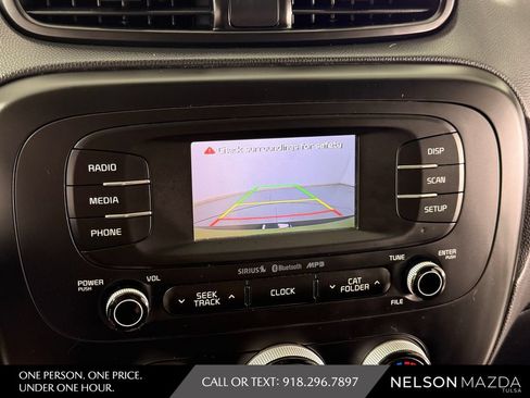 Used 2016 Kia Soul + FWD image 30