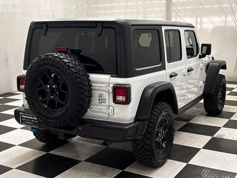 Used 2024 Jeep Wrangler Unlimited AWD/4WD image 7