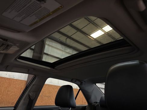 Used 2017 Toyota Camry XLE w/ Moonroof Package image 20