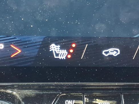 Used 2024 Chevrolet Blazer EV LT image 16