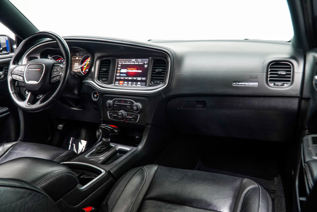 Used 2022 Dodge Charger SXT w/ Plus Group RWD image 22