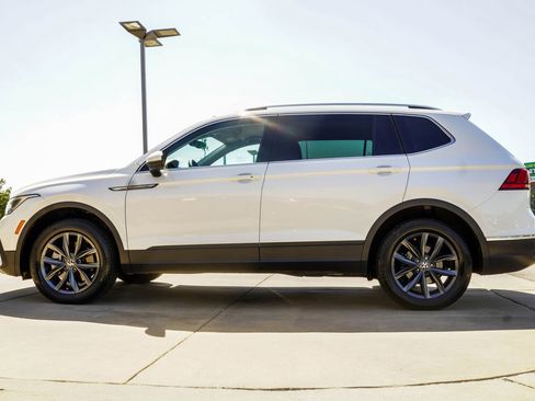 Used 2022 Volkswagen Tiguan SE FWD image 9