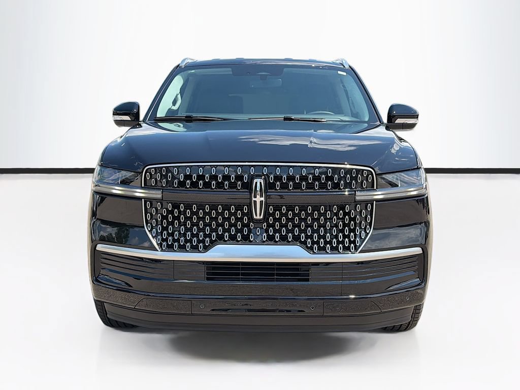 Used 2026 Lincoln Navigator Premiere AWD/4WD image 2