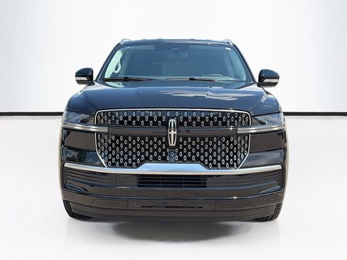New 2026 Lincoln Navigator Premiere AWD/4WD image 2