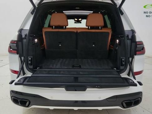 Used 2025 BMW X7 M60i AWD/4WD image 14
