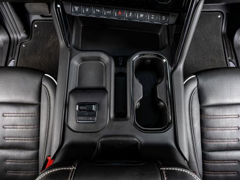 Used 2024 GMC Sierra 2500 AT4X image 28