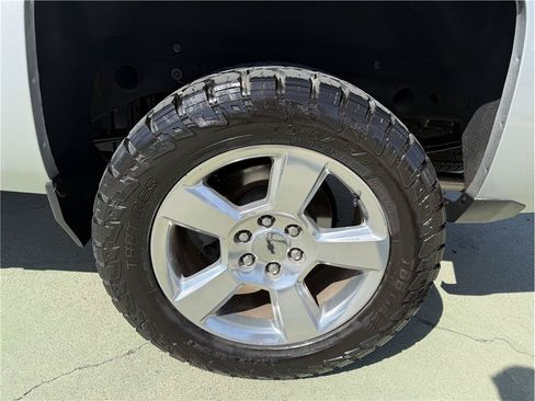 Used 2019 Chevrolet Silverado 1500 LT AWD/4WD image 11