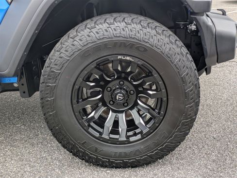 Used 2025 Jeep Wrangler Sport image 11