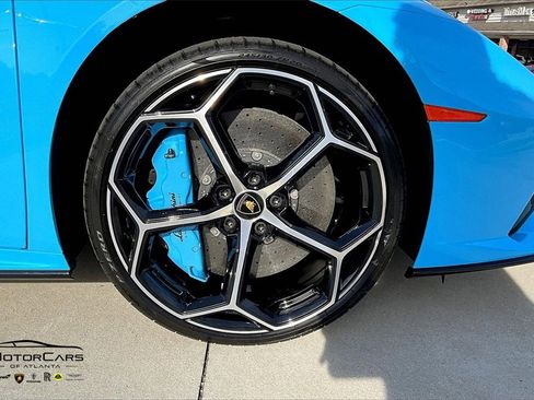 Used 2023 Lamborghini Huracan EVO image 27
