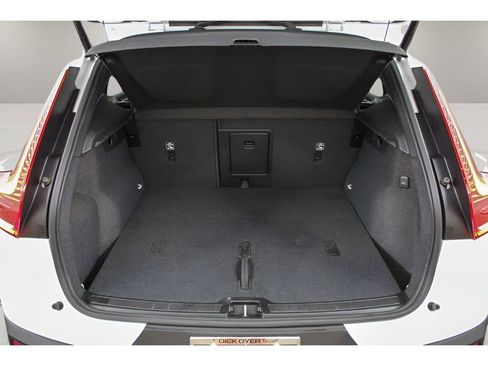 Certified 2025 Volvo XC40 B5 Ultra AWD/4WD image 30