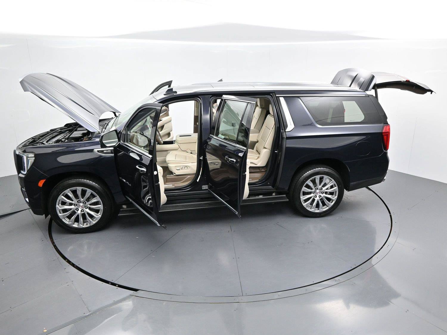 Used 2023 GMC Yukon XL Denali AWD/4WD image 48