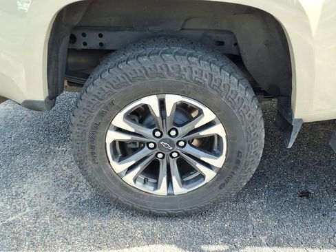 Used 2022 Chevrolet Colorado Z71 AWD/4WD image 15
