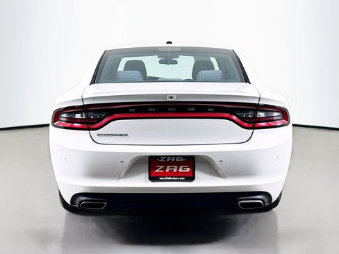 Used 2019 Dodge Charger SXT RWD image 4