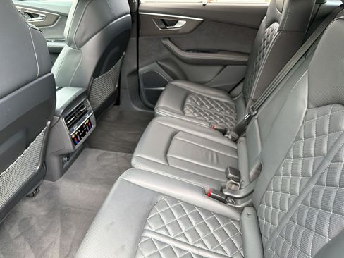 Used 2023 Audi SQ7 Premium Plus w/ Executive Package AWD/4WD image 24
