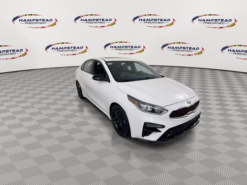 Used 2021 Kia Forte GT-Line w/ GT-Line Premium Package image 2