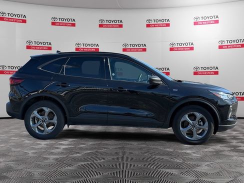 Used 2025 Ford Escape ST-Line AWD/4WD image 2