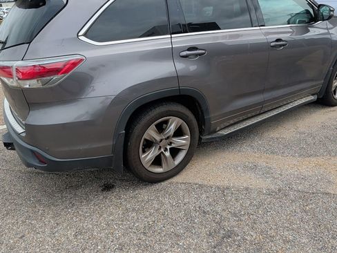 Used 2015 Toyota Highlander Limited Platinum AWD/4WD image 12