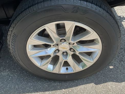 Used 2019 Chevrolet Silverado 1500 LTZ w/ LTZ Premium Package AWD/4WD image 10