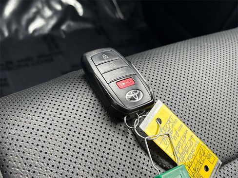 Used 2023 Toyota Tundra Limited w/ Power Package image 27