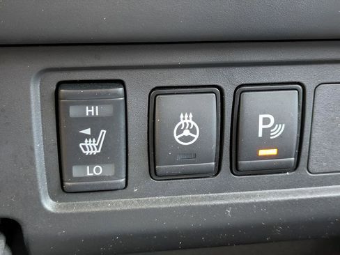 Used 2024 Nissan Frontier SV w/ SV Convenience Package RWD image 18