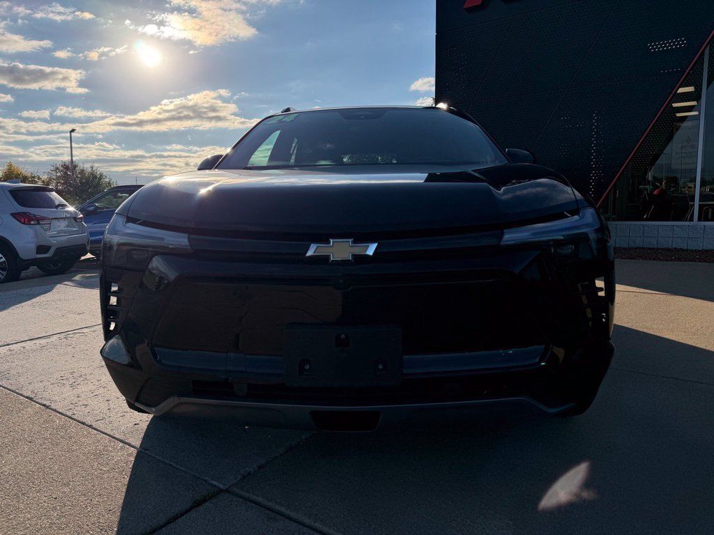 Used 2024 Chevrolet Blazer EV LT AWD/4WD image 18