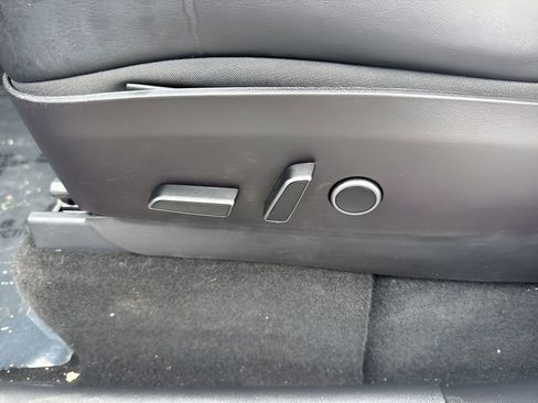 Used 2022 Tesla Model Y Performance image 10