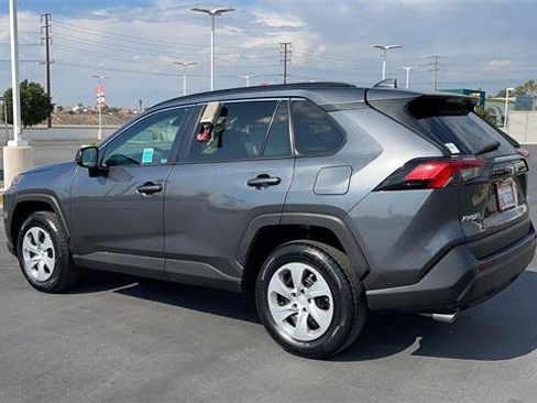 Certified 2020 Toyota RAV4 LE AWD/4WD image 3