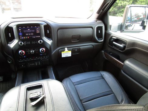 Used 2020 GMC Sierra 2500 Denali w/ Denali Ultimate Package AWD/4WD image 10