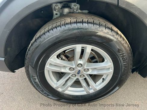Used 2022 Ford Explorer XLT AWD/4WD image 32