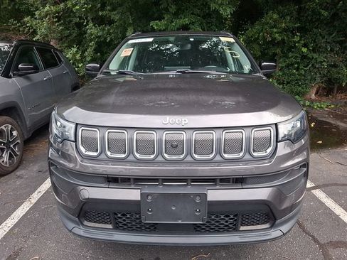 Used 2022 Jeep Compass Latitude AWD/4WD image 2