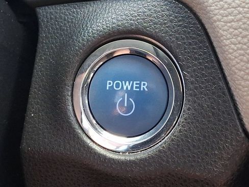Used 2022 Toyota RAV4 XLE Premium AWD/4WD image 24