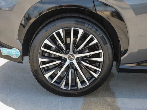 Used 2023 Lexus RZ 450e Premium w/ Technology Package AWD/4WD image 11