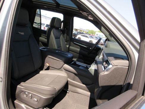 Certified 2024 GMC Yukon Denali AWD/4WD image 23