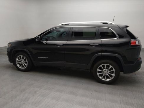 Used 2019 Jeep Cherokee Latitude Plus w/ Comfort/Convenience Group FWD image 3
