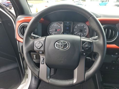 Used 2017 Toyota Tacoma TRD Sport w/ Premium & Technology Package image 23