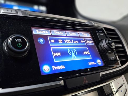 Used 2015 Honda Accord EX-L image 40