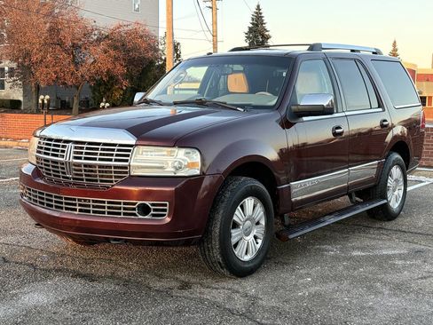 Used 2011 Lincoln Navigator 2WD image 2