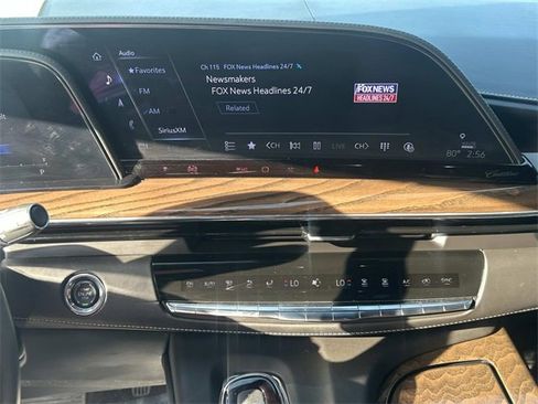 Certified 2023 Cadillac Escalade Premium Luxury Platinum w/ Heavy-Duty Trailer Package image 26