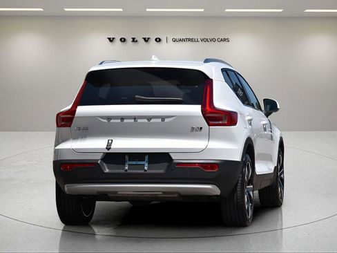 Certified 2025 Volvo XC40 B5 Plus w/ Protection Package Premier image 5
