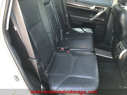 Used 2014 Lexus GX 460 w/ Premium Package AWD/4WD image 22