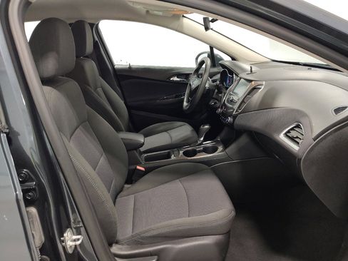Used 2017 Chevrolet Cruze LT image 21