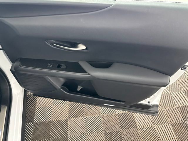 Used 2019 Lexus UX 200 F Sport w/ F Sport Premium Package FWD image 21