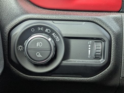 Used 2023 Jeep Gladiator Rubicon w/ LED Lighting Group AWD/4WD image 24